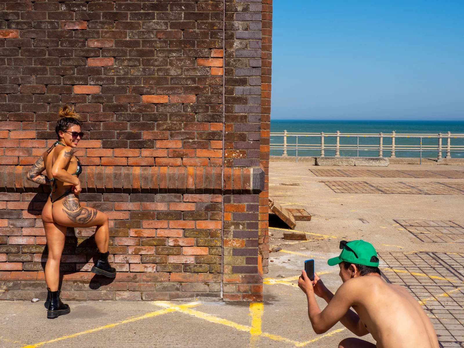 Peter-Dench_Seaside07