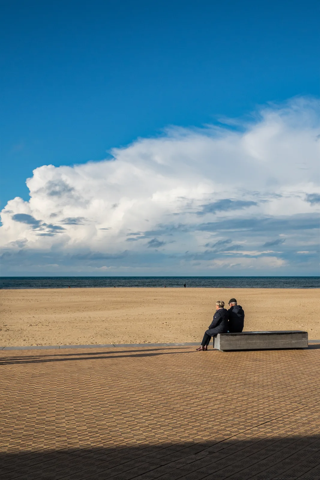 Rob-Wilkinson_Moment%20of%20Calm%20Storm%20Ciaran%20hits%20Oostende