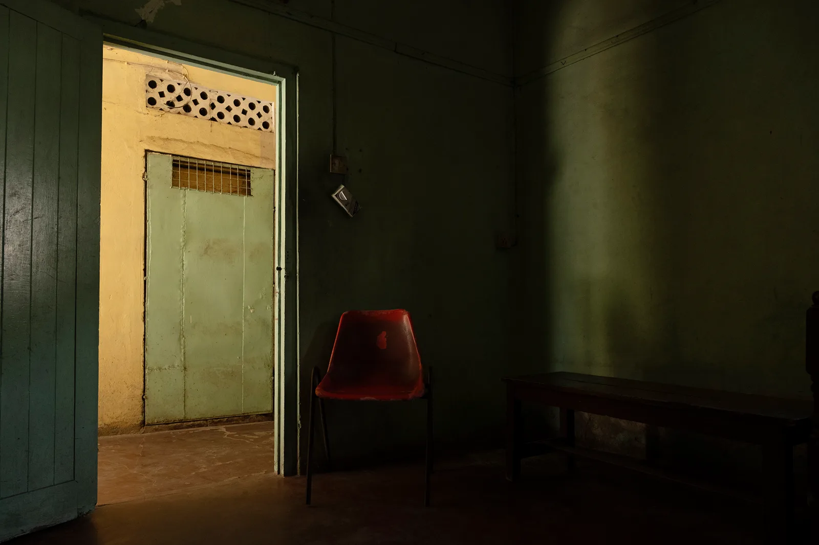 01_MSF_©NoraNussbaumer_Keyvisual_AnnsBar_11.2023_2000px